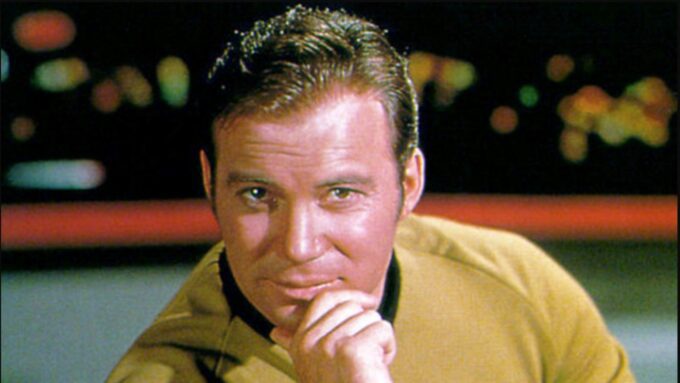 William Shatner Bocorkan Teori Star Trek Favorit: Rahasia Asal Usul Borg Terungkap!