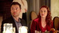 Mistletoe Murders Diperbarui untuk Season 3 di Hallmark, Sarah Drew Kembali!