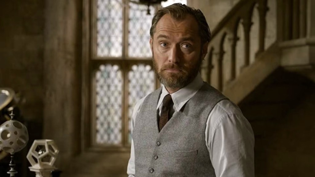 Jude Law sebagai Dumbledore muda di Fantastic Beasts