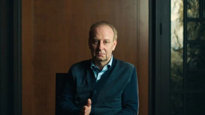 Si Oligarki dan Pedagang Seni: Kisah Perseteruan Seni Bernilai Miliaran Dolar!