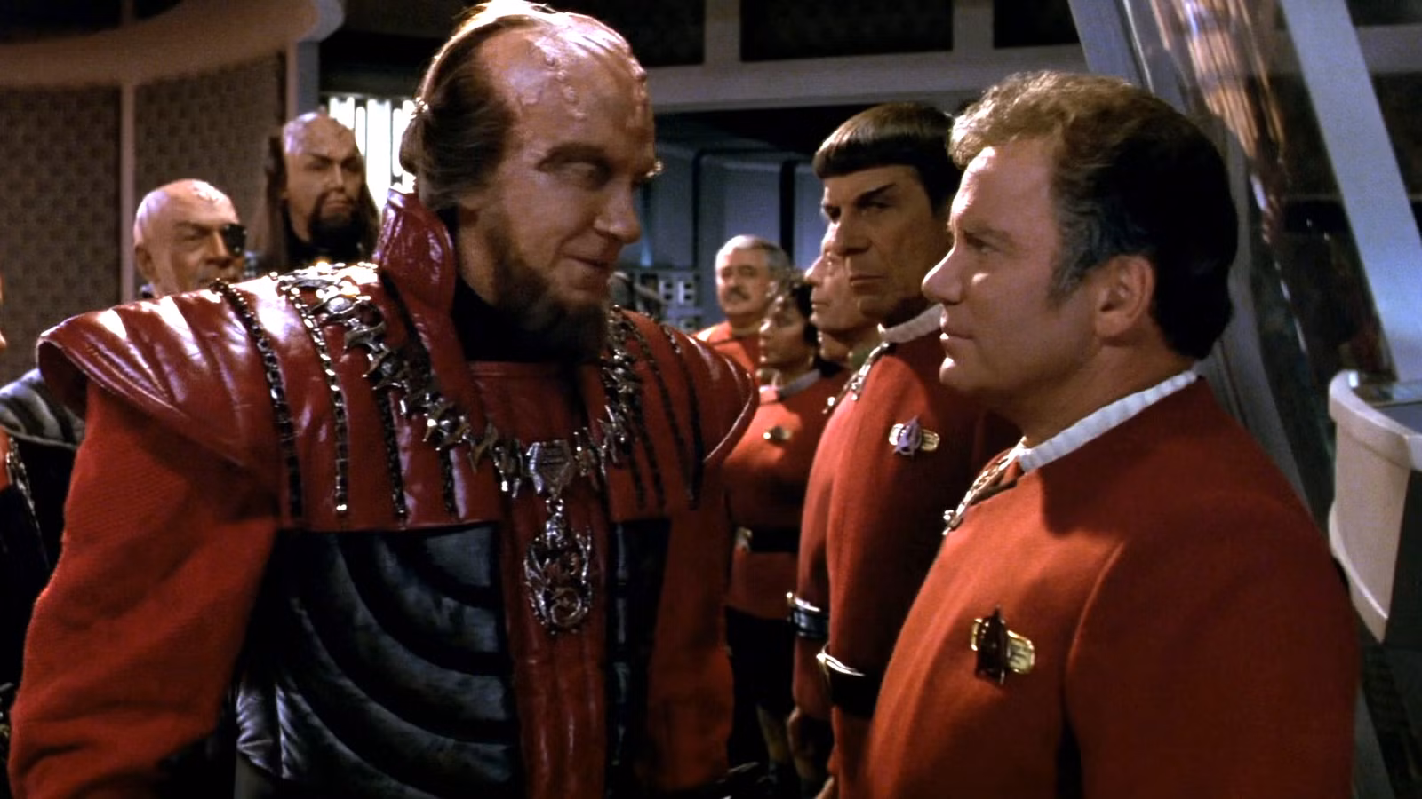 Starfleet Academy Akhirnya Ceriakan Lawakan Shakespeare Klingon yang Sudah 35 Tahun!