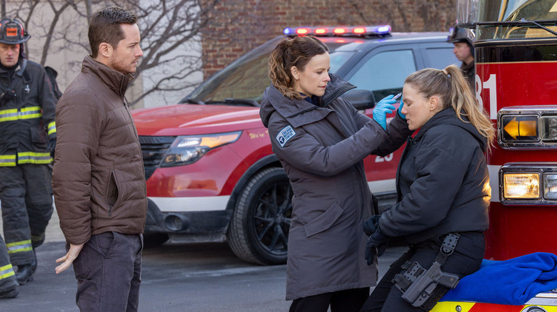 Upton dan Halstead di crossover One Chicago