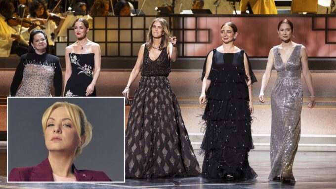 Wendi McLendon-Covey Absen di Oscars 2026: Apa yang Terjadi di Reuni Bridesmaids?