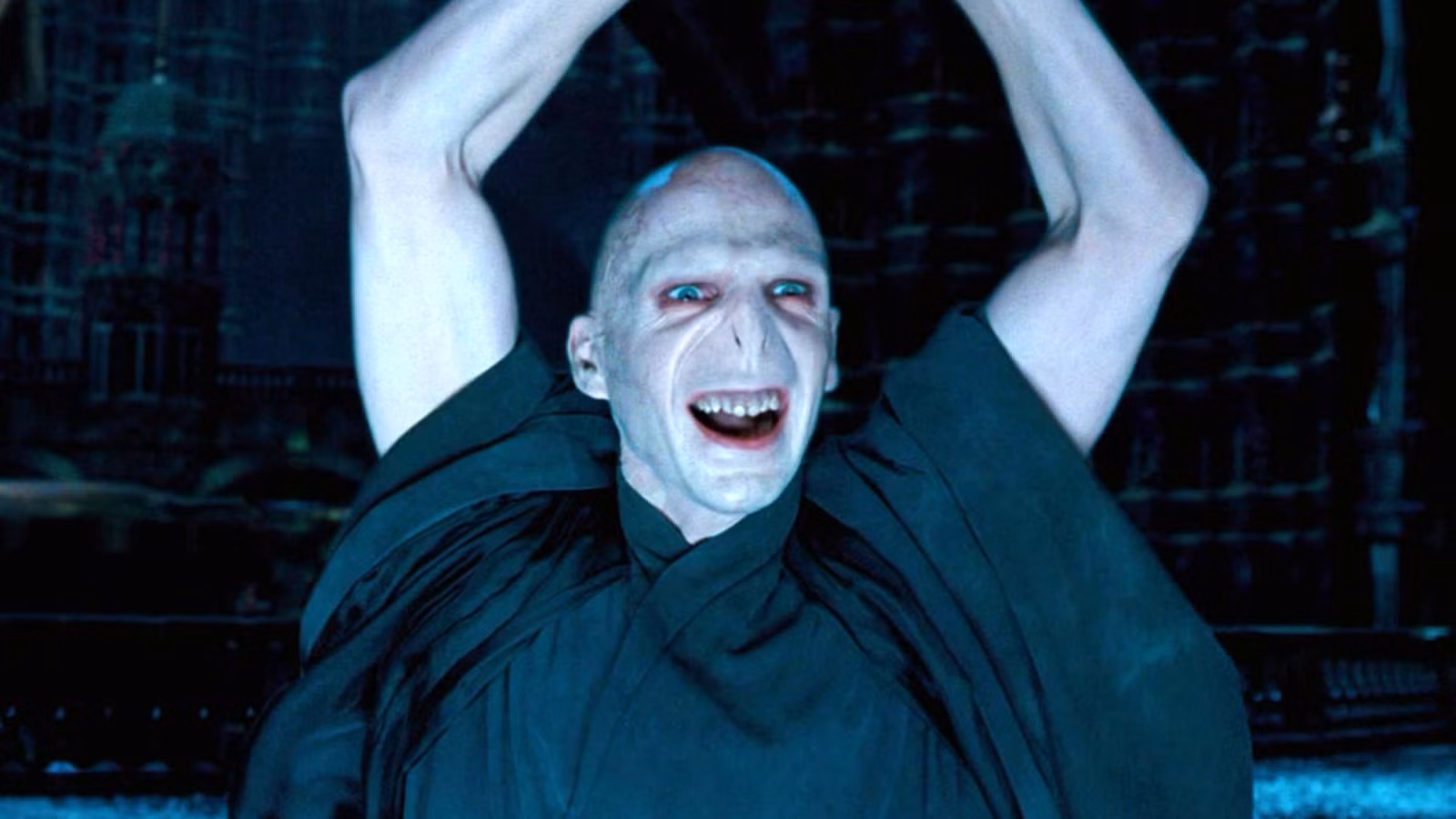 Paul Bettany Beri Tanggapan Soal Isu Casting Lord Voldemort di Harry Potter!