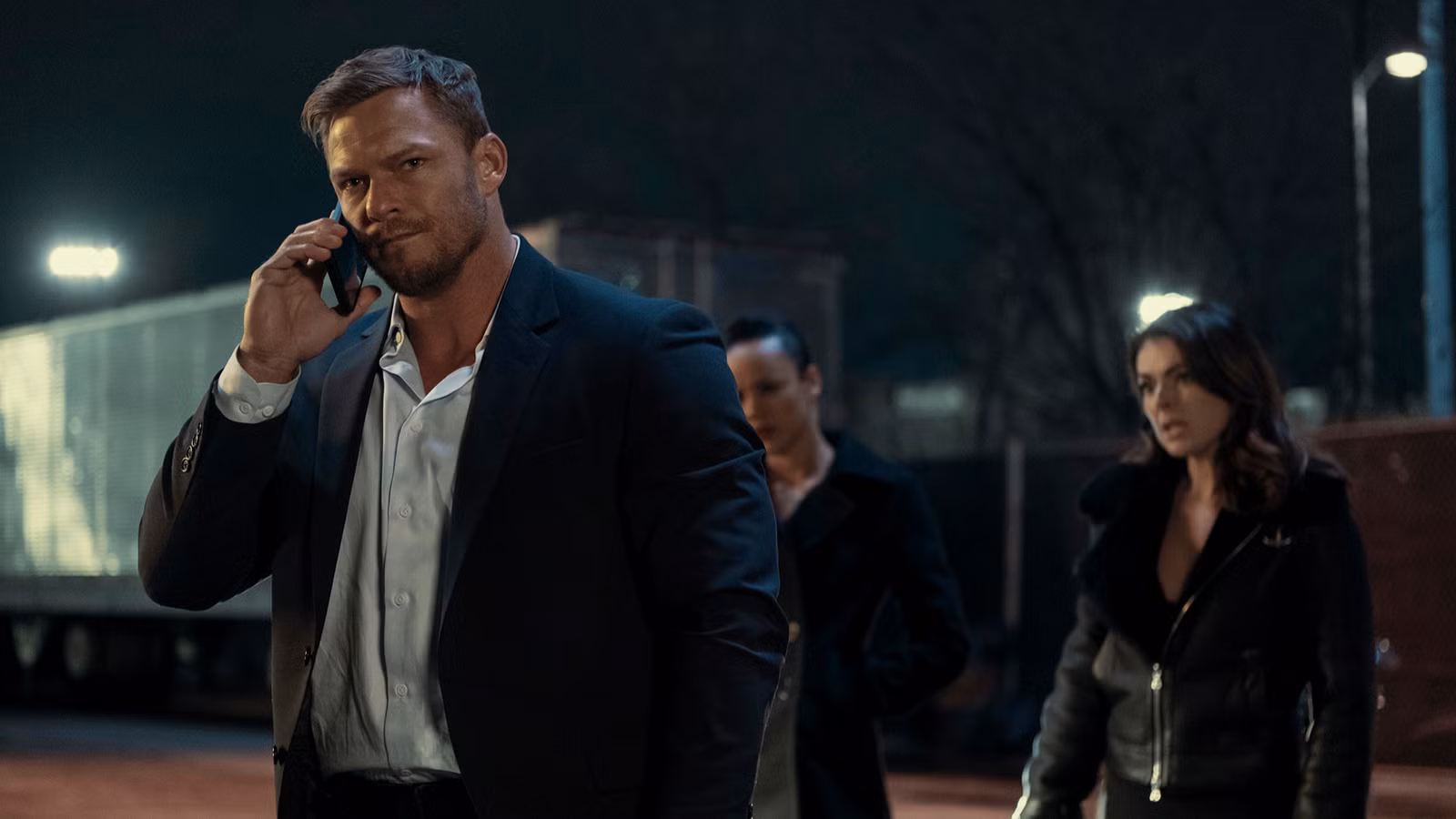 Alan Ritchson Buka Suara soal "Minggu Gila" Usai Pertengkaran dengan Tetangga, Saat Reacher Season 4 Menuju Akhir Produksi!
