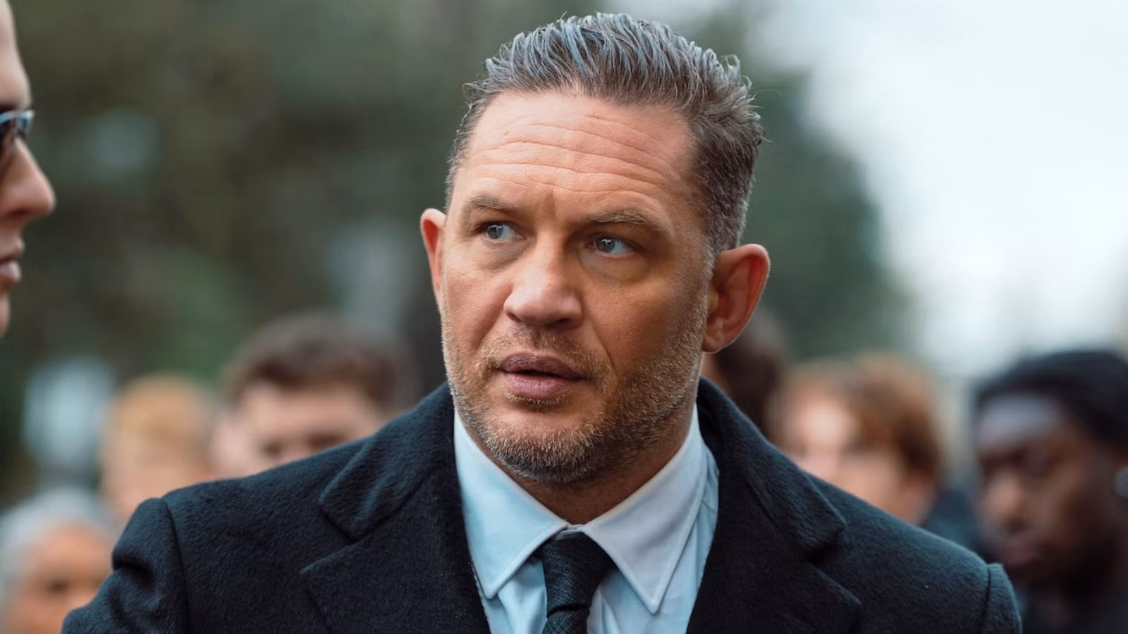 Kembali Lagi! Update Besar untuk Serial Kriminal 10 Episode Karya Tom Hardy dan Guy Ritchie Disertai Teaser Cerita "Ambisius" dari Sang Bintang