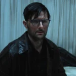 'Review 'Hokum': Adam Scott Terjun ke Dunia Gelap dalam Horor Rakyat yang Mencekam!