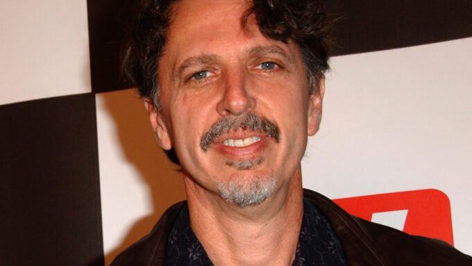 Penggagas Heroes Ternyata Awal Kariernya Menulis untuk Serial Sci-Fi Lupakan Courteney Cox!