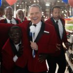 Bryan Cranston Ajak Nostalgia Malcolm In The Middle dengan Penampilan Bruno Mars di Pembukaan!