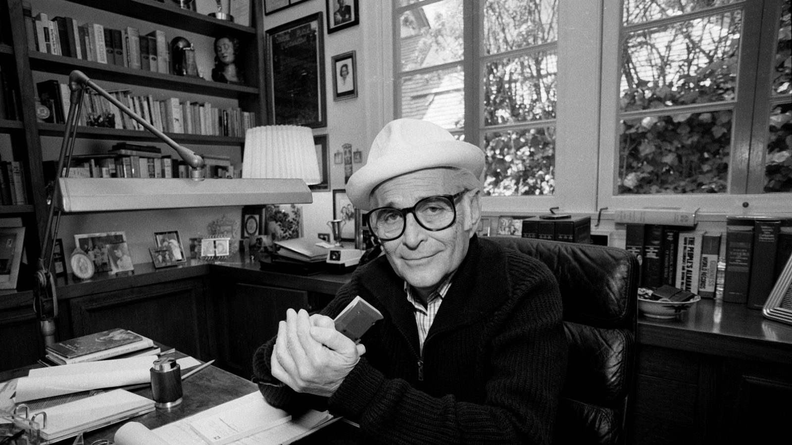 Mengungkap Mengapa Sitkom Pertama Norman Lear yang Gagal Dilarang di Kota AS yang Menjadi Namanya!