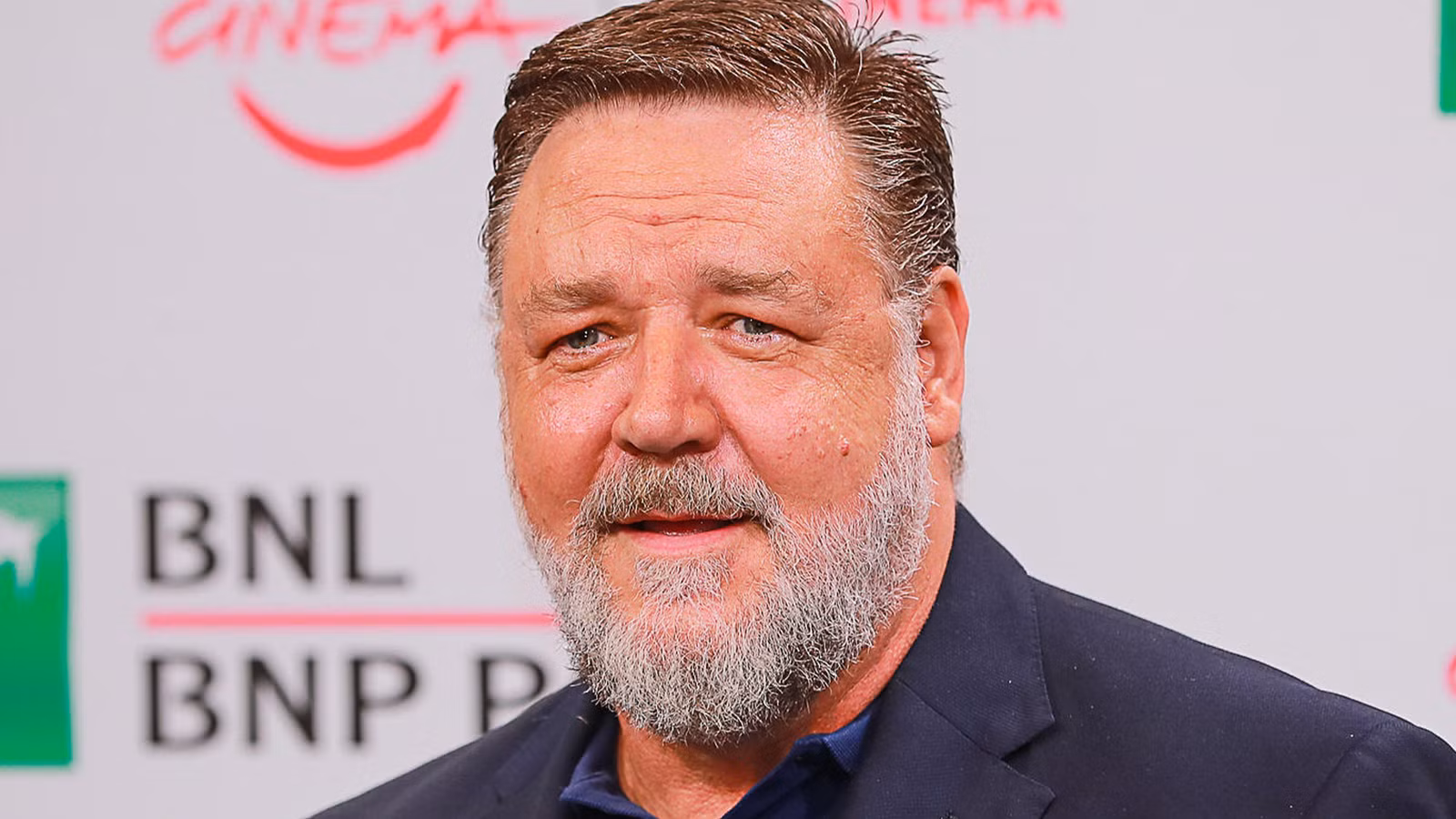 Russell Crowe Bawa Kecanduan Baru! Thriller Perang WWII Ini Masih Jadi Drama Perang Paling Menarik di Netflix