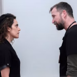 Ancaman Robby Terhadap Dr. Al-Hashimi & Makna Dibaliknya untuk Musim 3, Penjelasan dari Bintang Serial!