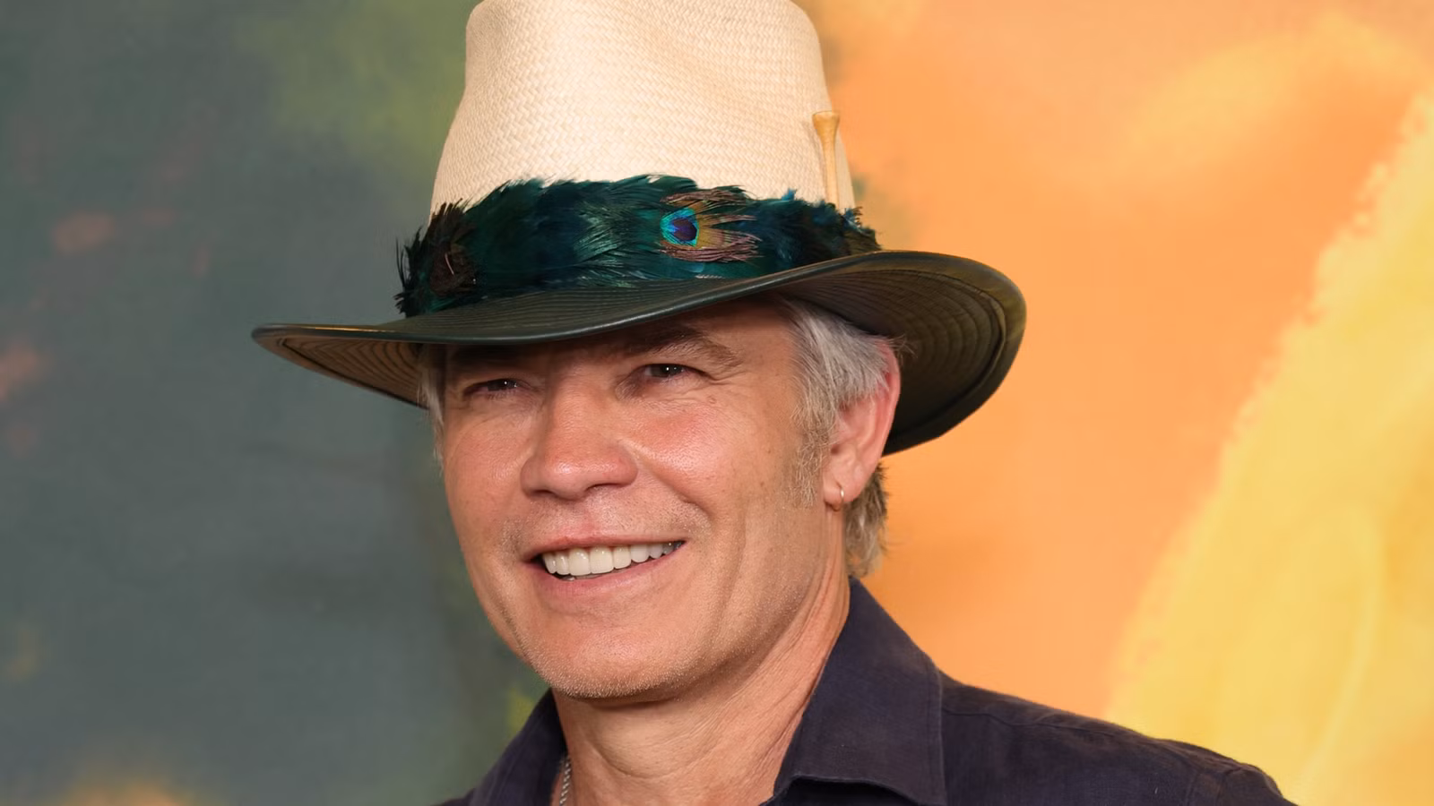 Timothy Olyphant Kembali dengan Pembaruan Menarik untuk Musim 3 Serial Sci-Fi Terlaris Senilai $1,7 Miliar!