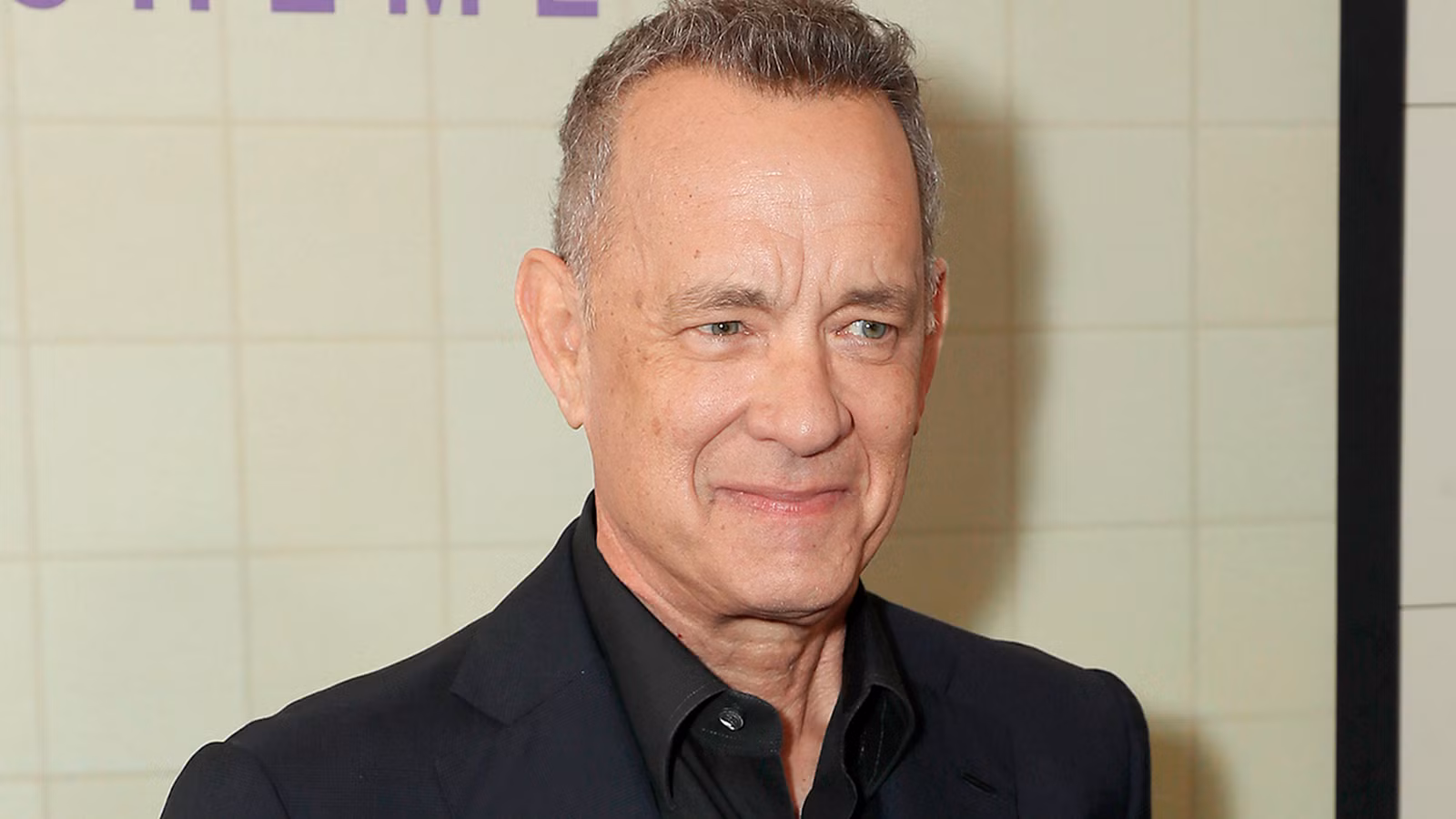 Thriller Perang Dunia II Tom Hanks Ini Kini Jadi Salah Satu Hit Terbesar di Layanan Streaming!