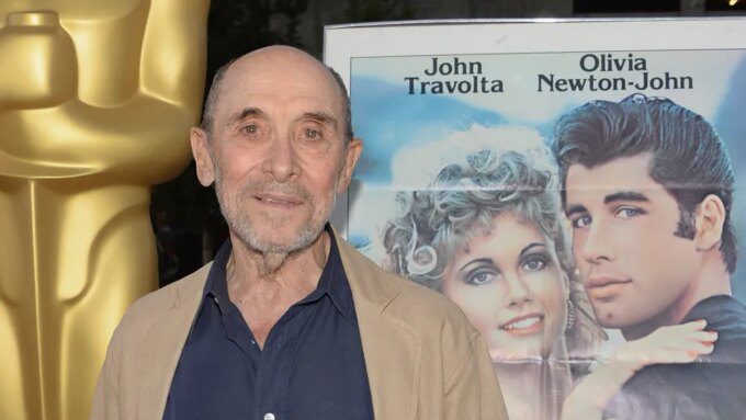 Desainer Kostum Legendaris 'Grease' Meninggal di Usia 95 Tahun!