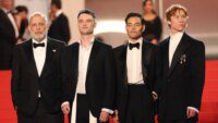 Rami Malek Meneteskan Air Mata Diterpa Standing Ovation 8 Menit untuk 'The Man I Love'!