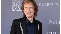 Mick Jagger Bergabung dalam Proyek Kontroversial 'Three Incestuous Sisters' Arahan Alice Rohrwacher!