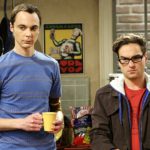 12 Musim The Big Bang Theory: Stuart Berjuang Hadapi Masalah Terbesar di Semesta!