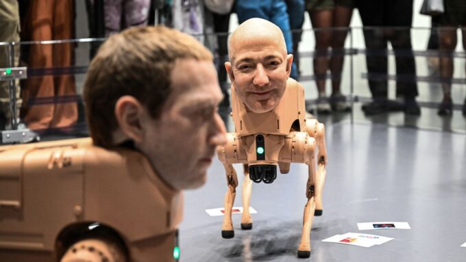 Lima Robot Terbaik April: Gagal, Terjatuh, Main Ping Pong, dan Ciptakan NFT!