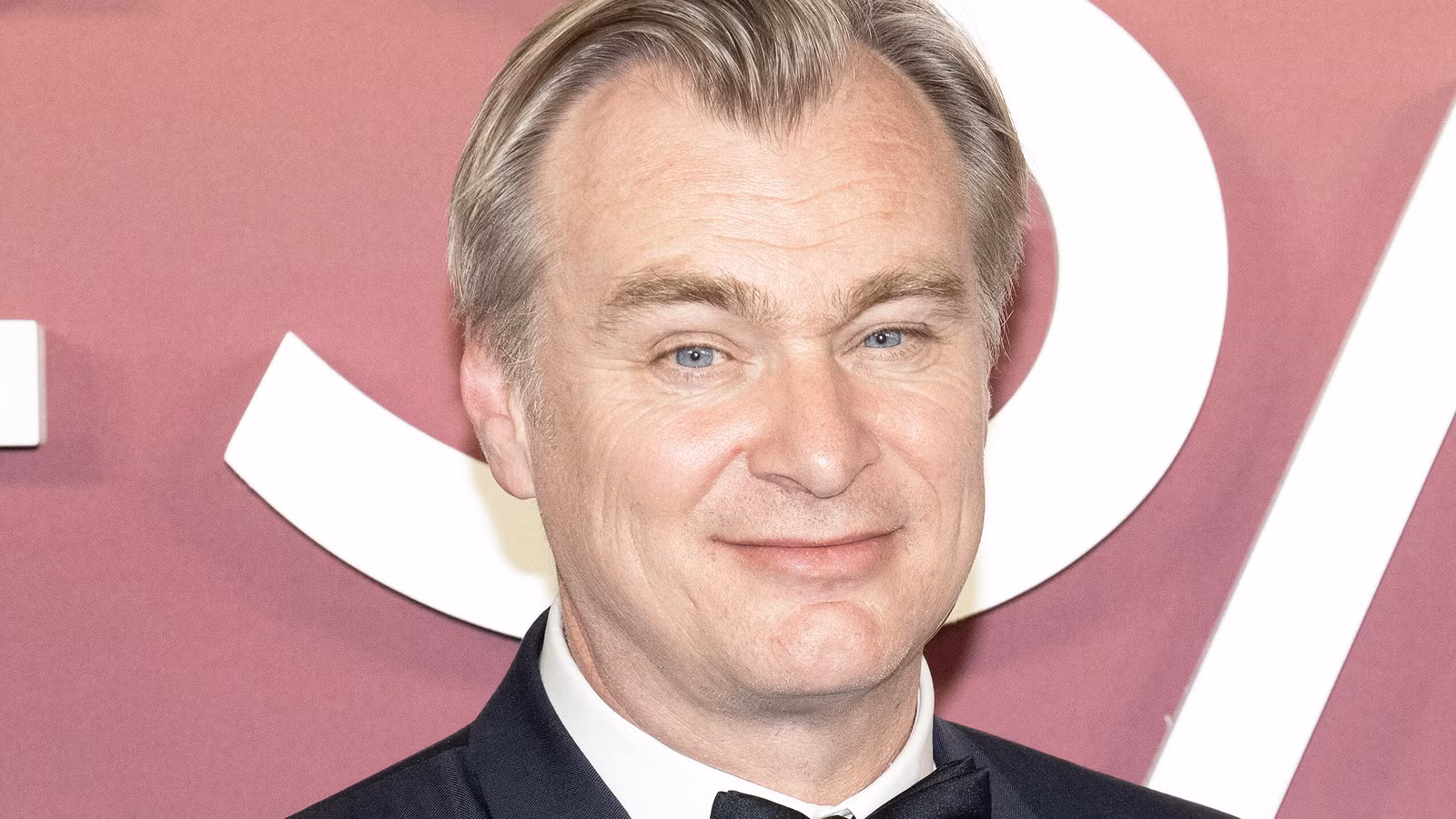 Film Epik Sejarah yang Seharusnya Disutradarai Christopher Nolan Jadi Sensasi Diam-di-Streaming!