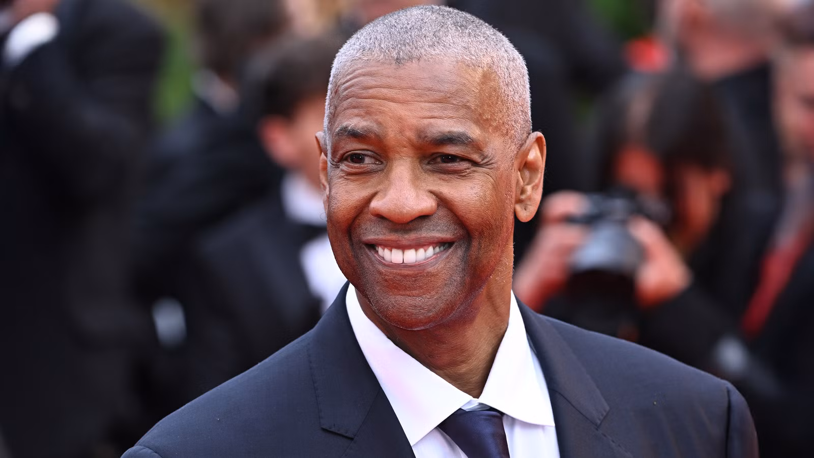 Film Sci-Fi Western Lupakan Denzel Washington Kini Menguasai Dunia Streaming!
