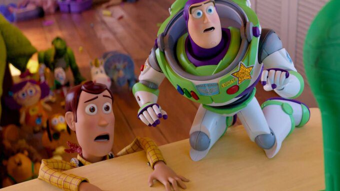 5 Hal yang Nggak Masuk Akal di Toy Story 5 yang Bikin Kamu Penasaran!