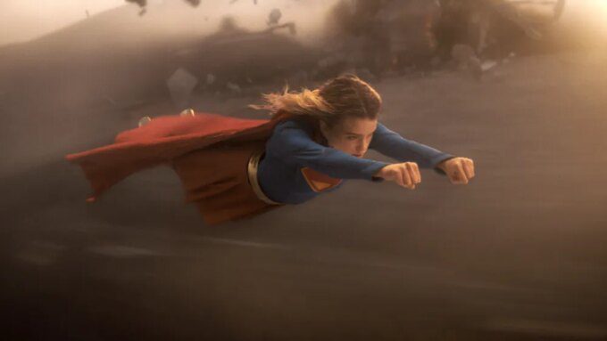 'Supergirl' Mengguncang, Raup $18 Juta di Hari Perdana!