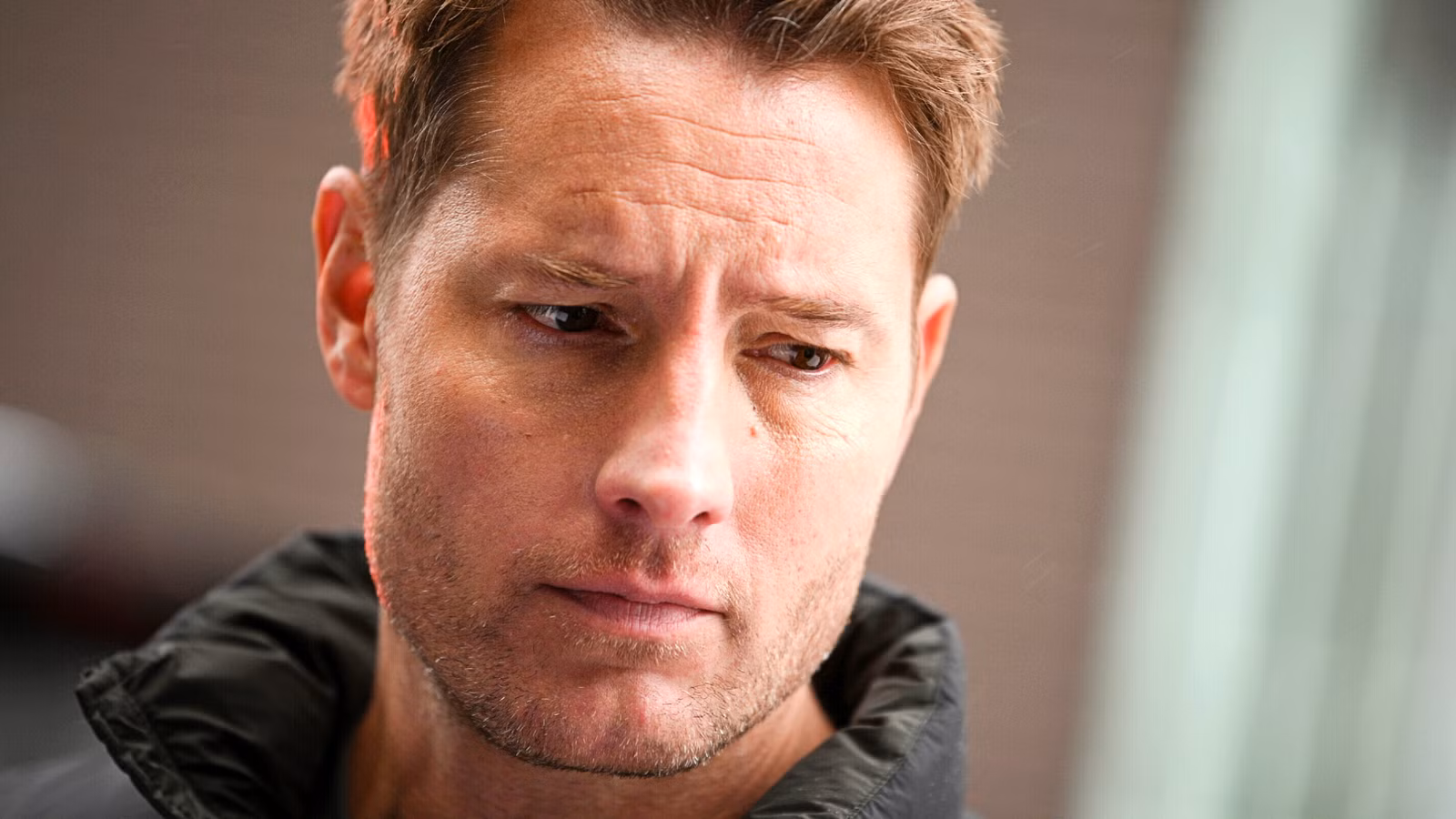 Justin Hartley's Tracker Ternyata Kalah dari Marshals Garapan Taylor Sheridan di Satu Aspek Penting!
