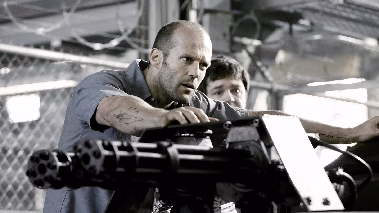 Terungkap! Franchise Death Race Jason Statham Ternyata Berlatarkan Alam Semesta Alien!