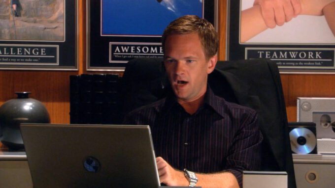 Bagaimana I Met Your Mother Memanfaatkan Internet untuk Memperkuat Salah Satu Episode Terbaiknya!