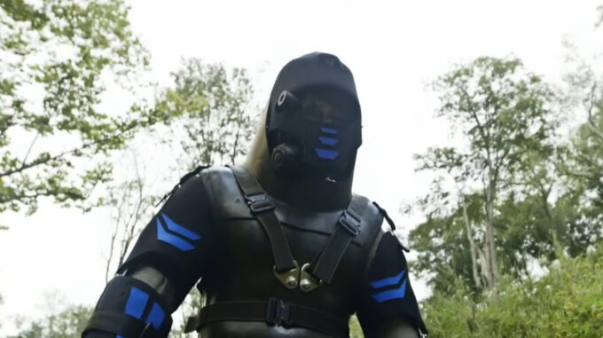 Spesial Kontroversial Discovery Channel: Siapa yang Berani Menyaksikan Hostnya Dimangsa Ular?
