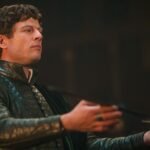 James Norton Ungkap Rahasia Adegan Mandi Ormund Hightower di Musim 3!