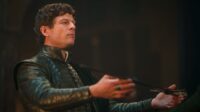 James Norton Ungkap Rahasia Adegan Mandi Ormund Hightower di Musim 3!