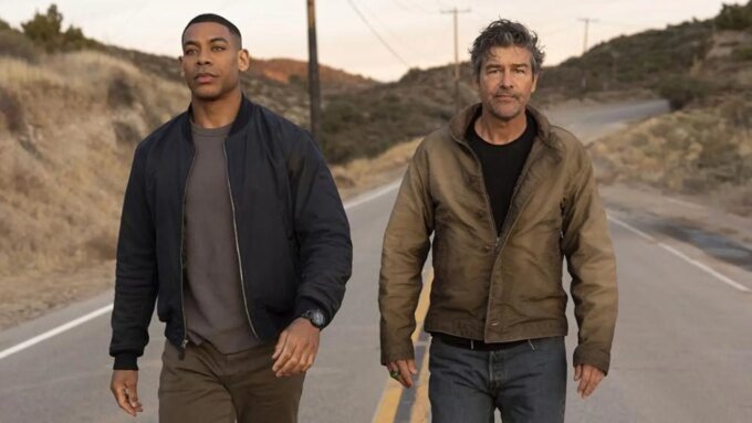 Penggemar DC Masih Tertawa Mengenang Lelucon Penuh Makna dalam Lanterns, Berkat Kyle Chandler!
