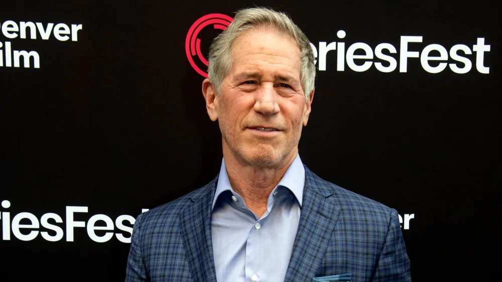 Lionsgate CEO Jon Feltheimer Dukung Gabungan Paramount dan Warner Bros: Apa Artinya untuk Industri Film?