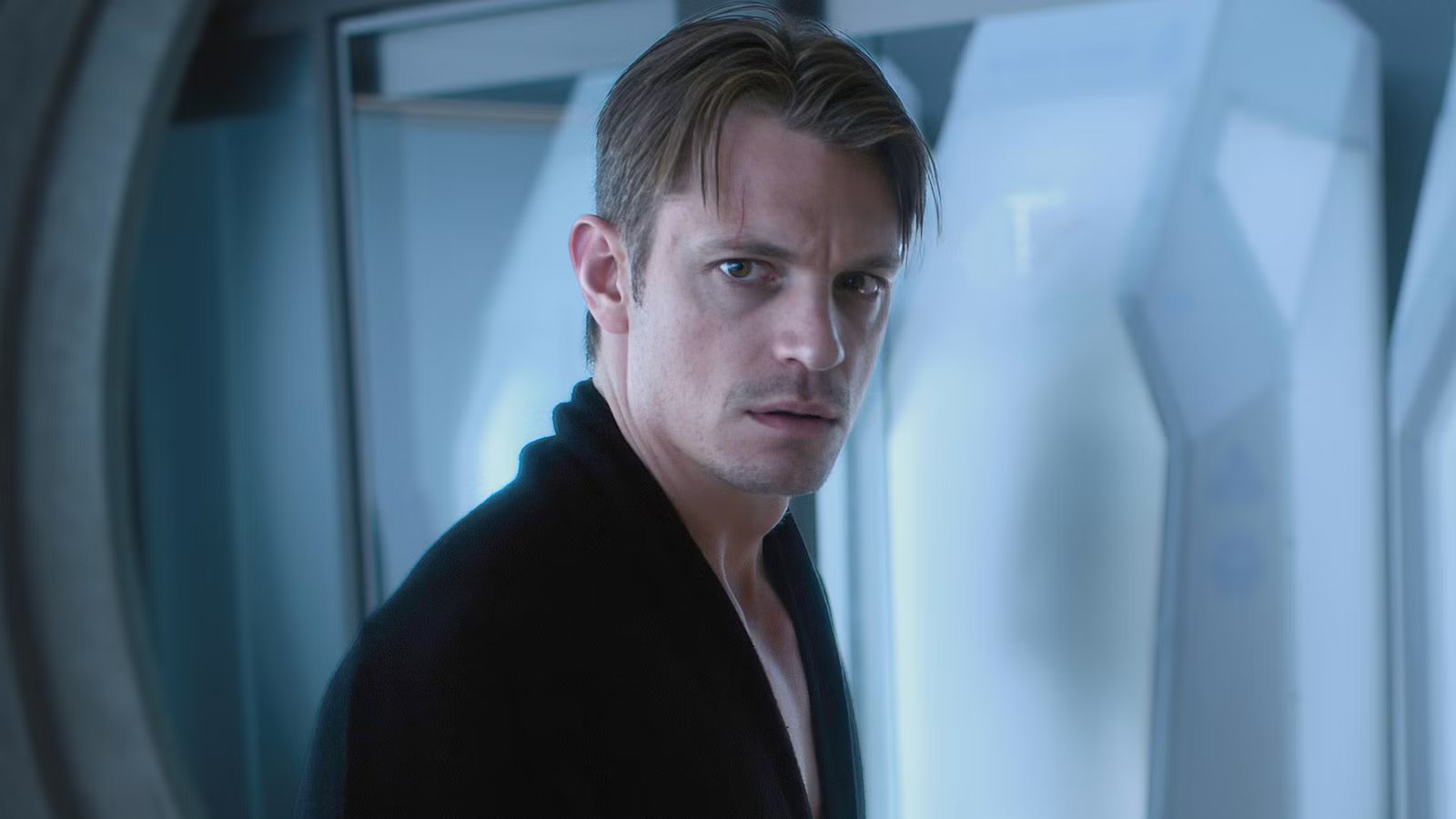 Setelah 12 Tahun, Joel Kinnaman Dapat Kesempatan Kedua untuk Sci-Fi yang Pernah Terlupakan di Streaming!