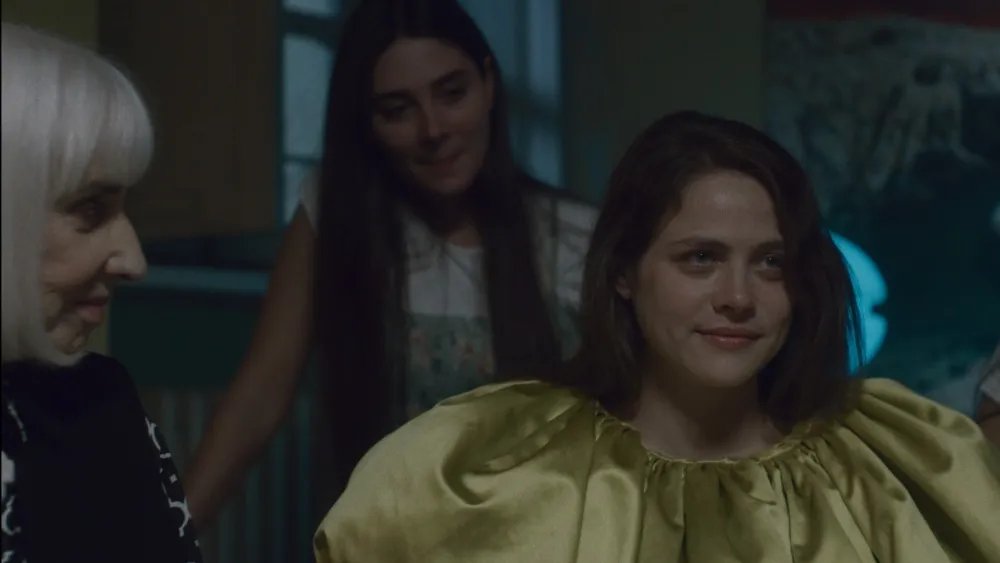 Frieda Luk Ungkap Chemistry Menakjubkan dengan Olivia Luccardi di 'Sacred Creatures'!