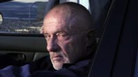 Sebelum Jadi Ikonik di Breaking Bad, Jonathan Banks Pernah Bintangi Sitkom Terlupakan dari Era '90an!