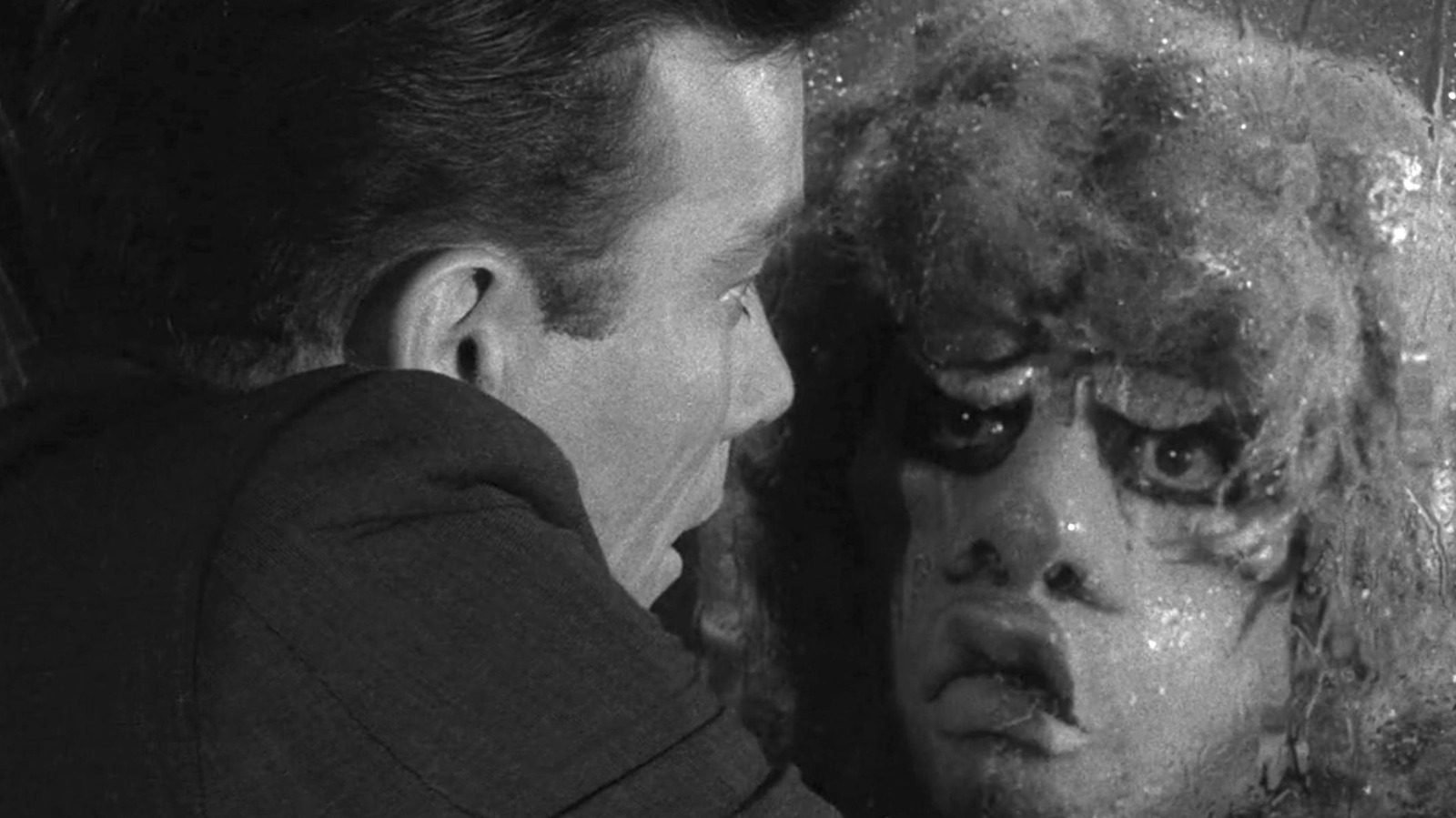 Siapa Sebenarnya yang Memerankan Gremlin di Episode Ikonik Twilight Zone Karya William Shatner?