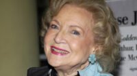 Karakter Rose dari Golden Girls, yang diperankan oleh Betty White, Ternyata Muncul di Tiga Sitkom Lain!