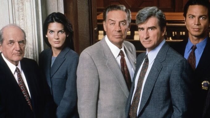 Bintang Legendaris Law & Order Jadi Presiden di Thriller Kriminal Baru NBC!
