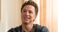 Trailer Pertama Season 2 Scrubs Ungkap Kembalinya Karakter Legend yang Ditunggu-Tunggu!