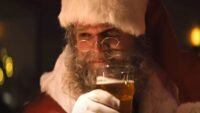 John Wick Bertemu Santa Claus dalam Trailer Thriller Aksi Dewasa R-Rated David Harbour!