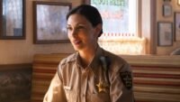 Crossover Romantis Sheriff Country & Fire Country Ditebak oleh Morena Baccarin & Max Thieriot!