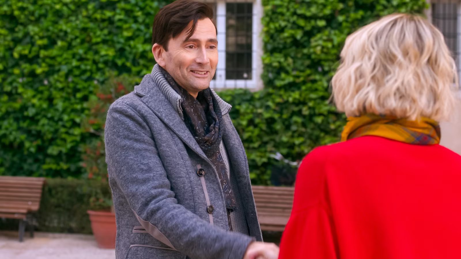 David Tennant Dikonfirmasi Kembali untuk Musim 3 Netflix! Intip Gambar Pertama dari Proses Syuting!