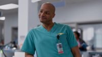 Donald Faison Mengungkap Tantangan Seru yang Dihadapi Pasangan Terbaik TV di Season 2 Scrubs!