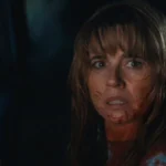 Ulasan 'Crystal Lake': Linda Cardellini Jadi Penyelamat Serial Prekuel yang Penuh Kekacauan!