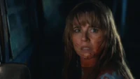 Ulasan 'Crystal Lake': Linda Cardellini Jadi Penyelamat Serial Prekuel yang Penuh Kekacauan!