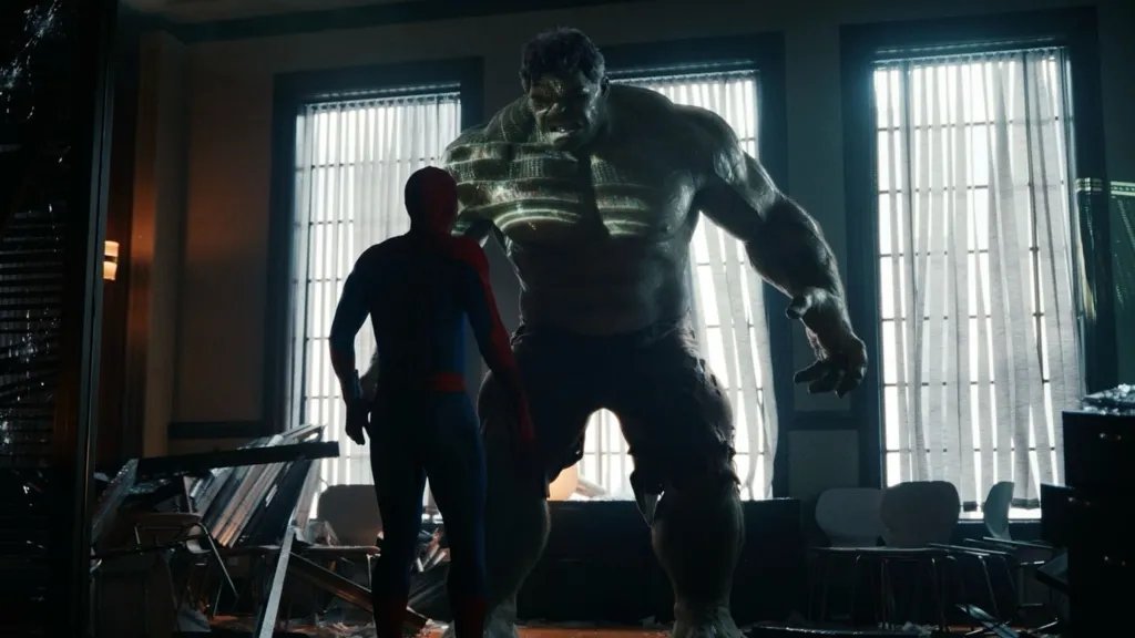Hulk berdiri di atas Spider-Man dalam Spider-Man Brand New Day