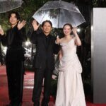 Sutradara 'Sukiyaki' Zeze Takahisa Ungkap Akar Protes di Balik Lagu Pembuka yang Menggugah!